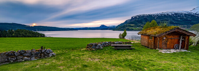 Obraz premium lake in the mountains