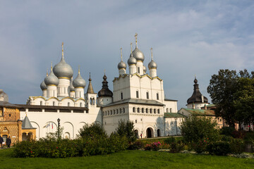 Obraz premium Russia Yaroslavl region Rostov the Great Kremlin on a cloudy summer day