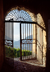 schmiedeeisernes Tor © janvier