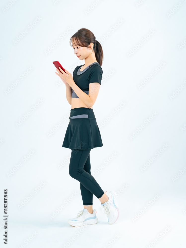 Poster スマホ、アプリ、トレーニング、女性、エクササイズ、フィットネス、スポーツ、活動量計、DX、IoT、センサー、スマートフォン、日本人、全身、ライフログ、万歩計、計測、脈拍、ダイエット、心拍、笑顔、ウェア、ワークアウト、運動、ヘルスケア、健康、バイタルサイン、ランニング、ジョギング、ランナー、アスリート、くびれ、スカート、スリム、スマート、元気、ヘルシー、検索、メール、通信、モバイル、ウェアラブル、S