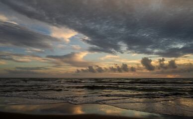 Fototapeta premium Tyrrhenian Sea. Autumnal sunset