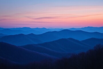 Obraz premium Serene Sunset over Blue Ridge Mountains: A Panorama of Tranquility