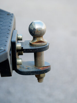 Recovery point for vehicle towing and off-road use consists of a D-ring attached to a tow hitch mount designed for installation on the rear bumper.