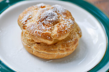 choux cream or cream puff, eclair