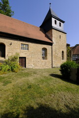 Romanische Kirche von Ossig nahe der Stadt Zeitz, Burgenlandkreis, Sachsen-Anhalt, Deutschland