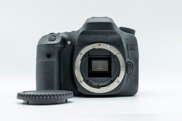レンズを外した一眼レフカメラの素顔