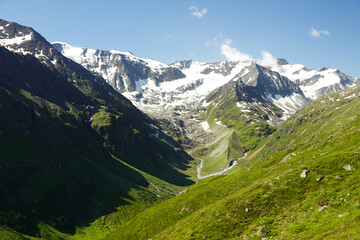 Fototapeta premium Taschach stream not far from Pitztaler glacier, the Austrian Alps 