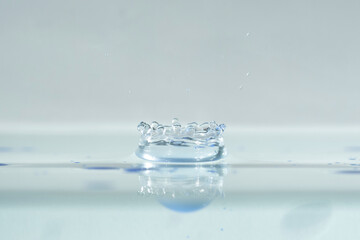 farbe tropfen wasser blau