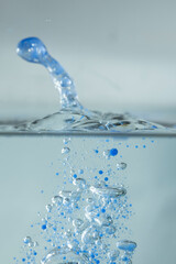 farbe tropfen wasser blau