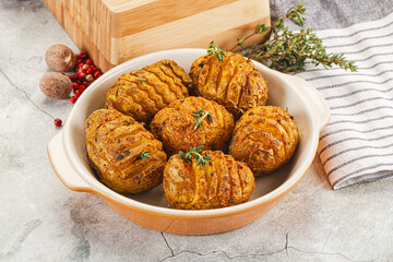 Baked baby potato with thyme