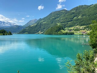 Lake Lungern or Natural reservoir Lungerersee - Canton of Obwald, Switzerland (Naturstausee Lungernsee oder Lungerensee - Kanton Obwald, Schweiz)