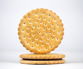 Round biscuit with chocolate filling