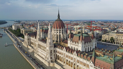 Obraz premium Budapest city and Danube river