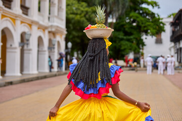 Meet the Palenqueras of Cartagena—symbols of resilience, culture, and the soul of Colombia. With their fruit baskets balanced high and stories carried through generations, they brighten every corner.