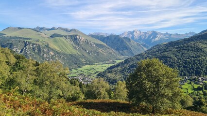 Bielle et la vallée d'Ossau vus depuis les cromlechs de Lous Couraus © Arnaud