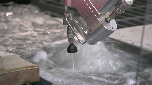 Industrial sheet metal water cutting machine