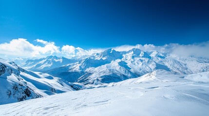 Naklejka premium Majestic Snowy Mountains: A Breathtaking Winter Landscape