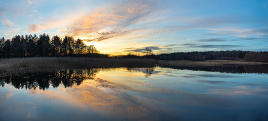 panorama jeziora © Marek
