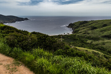 Fototapeta premium Mountain View of the Coast and a Beautiful Beach 