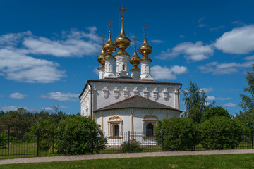 Fototapeta premium View of the Church of the Entrance of the Lord to Jerusalem (Entrance-Jerusalem Church) on a sunny summer day, Suzdal, Vladimir region, Russia