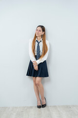 制服を着た女性