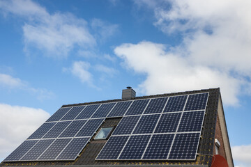 Obraz premium PV Anlage, Photovoltaikanlage, Solarmodule, Komplettpaket 