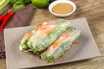 Vietnamese spring roll with prawn and salad