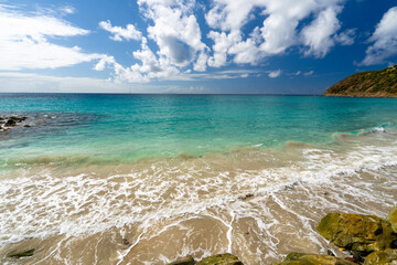 Sint Maarten, Little Bay Beach - January 29 2024 - The turquoise sea of ​​Little Bay Beach