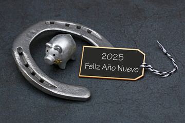 Tarjeta de felicitación de Año Nuevo: cerdo afortunado con herradura y el texto Feliz Año Nuevo...