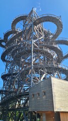 wieża widokowa z drewna i stali © Miroslaw