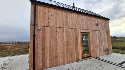 domek drewniany modułowy typu stodoła © Miroslaw
