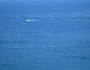 礼文島　岬めぐりコースの風景(磯船)