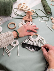 Makramee Dekoration für Weihnachten, Wichtel, Rentier, Makramee knüpfen