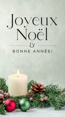 Joyeux No&euml;l et bonne ann&eacute;e texte sur un fond de No&euml;l avec des d&eacute;corations, une bougie, des boules de No&euml;l et cadeau. "Joyeux No&euml;l" French text lettering design on christmas background banner card