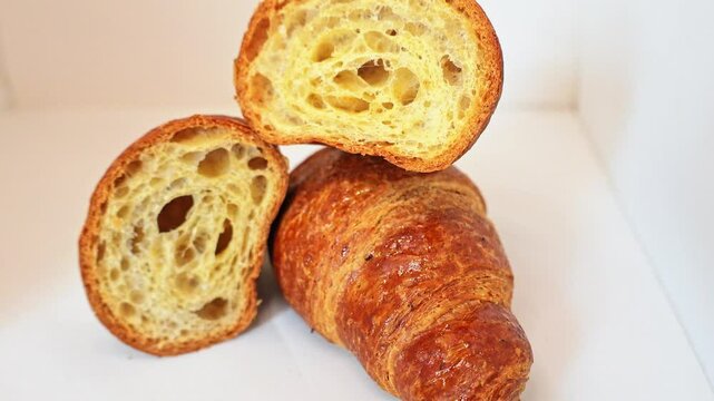 croissant vuoti, empty croissant