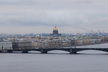 Obraz premium Saint Petersburgs beautiful cityscape features iconic domes and stunning river views