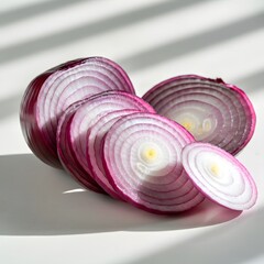 Sliced purple onion 
