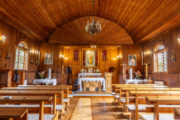 Wnętrze dawnej drewnianej cerkwi pw. Opieki Najświętszej Maryi Panny w miejscowości Wawrzka. © Jacek
