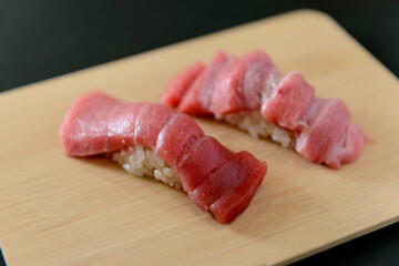 鮨、寿司、鮪の握り、中トロ