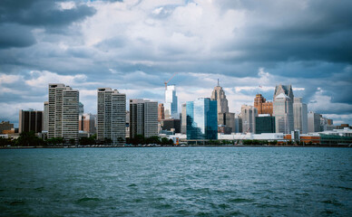 Naklejka premium Detroit city skyline by the river