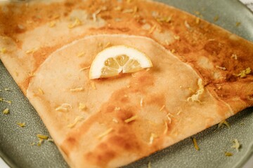 Lemon crepe
