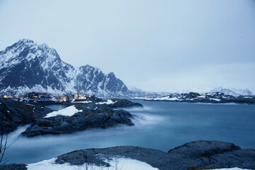 Tempesta invernale a Svolvaer, sulle isole Lofoten. Norvegia del nord.
