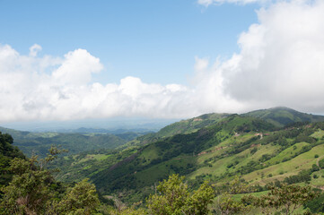 Naklejka premium Beautiful view of valley in Costa Rican mountain town