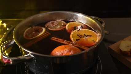 Mulled wine with spices and fruits