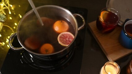 Mulled wine preparation with citrus