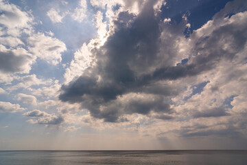 Obraz premium Beautiful clouds in sunset or sunrise over sea,Colorful scenery sunset sky, Amazing clouds wonderful light sky background