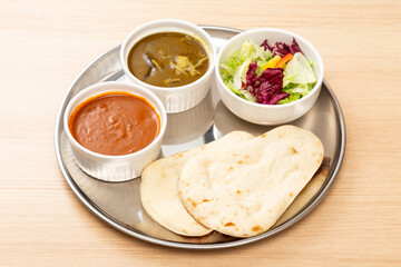 カレーとナンのランチプレート
