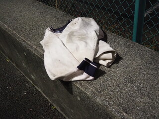 不法投棄された衣服