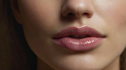 Naklejka premium close up lips of woman
