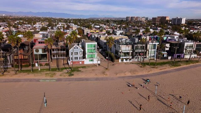 The Scenic Beachfront Homes That Line the Vibrant Urban Coastline Perfectly